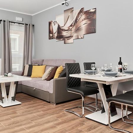 Apartments Wroclaw Jana Pawla II With Free Parking Wroclaw By Noclegi Renters Экстерьер фото