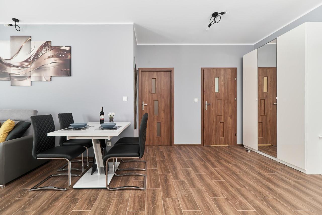 Apartments Wroclaw Jana Pawla II With Free Parking Wroclaw By Noclegi Renters Экстерьер фото